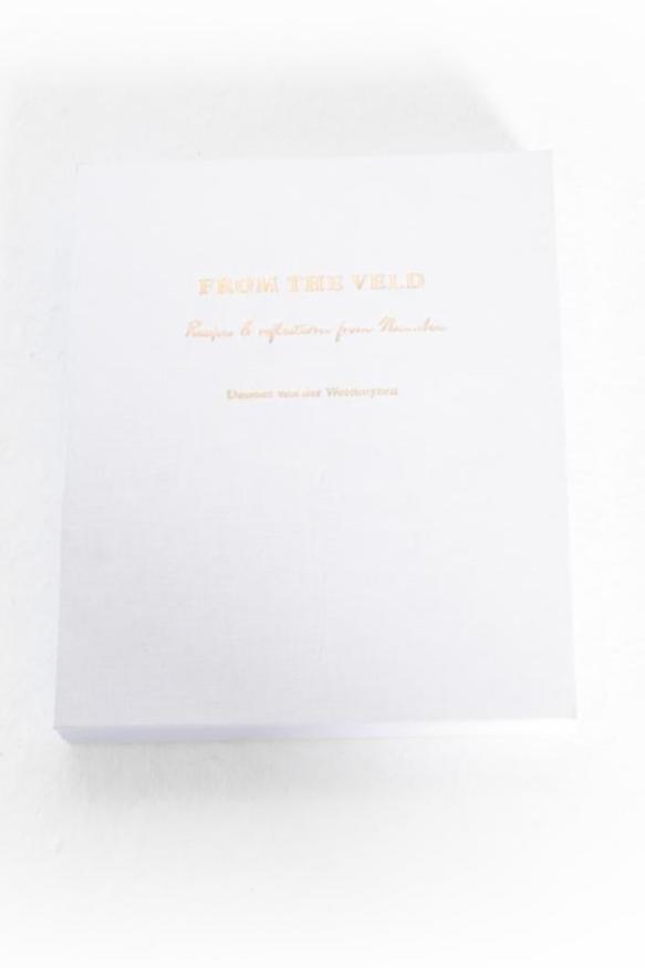 Aus dem Veld-Kochbuch mit Ledereinband