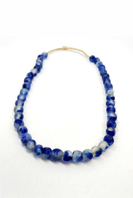 Ovale Halskette aus Knochen