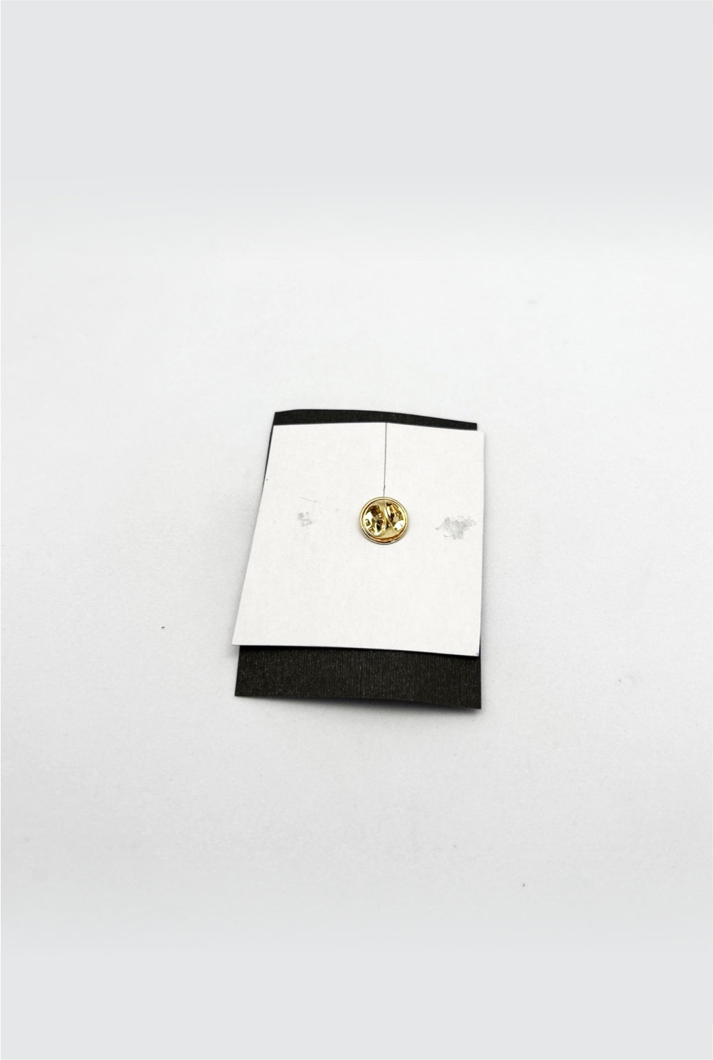 Mopane leaf lapel pin