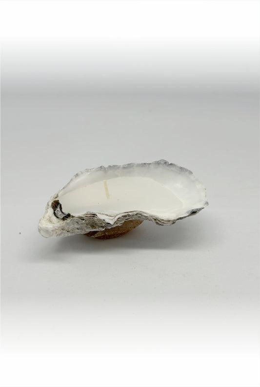 The Pearls Candle in oystershell